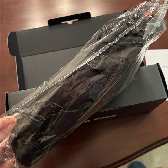 Brand New Heated Gloves Rechargeable Electric Outdoor Work Ski Touchscreen Black - Picture 14 of 16